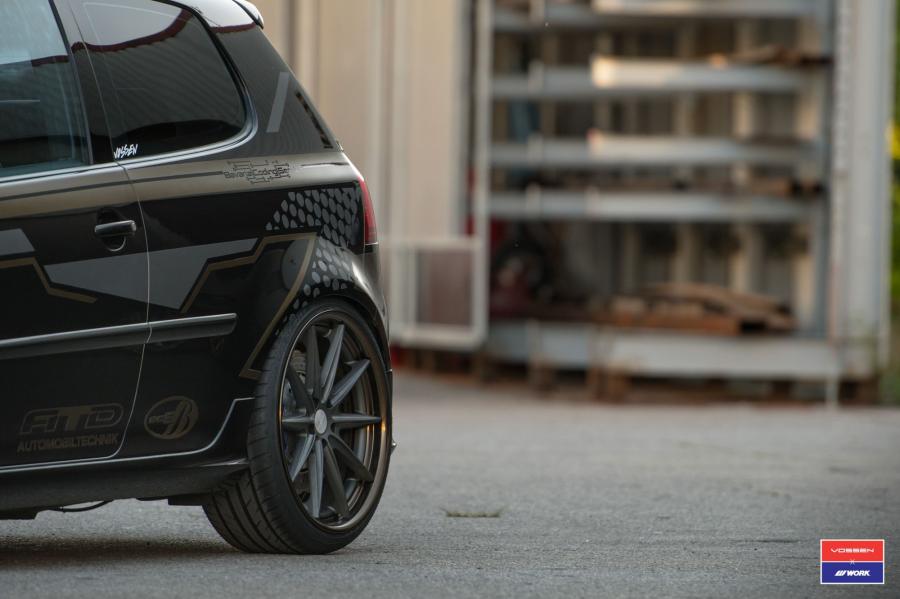 Детали экстерьера Volkswagen Golf R on Vossen Wheels (VWS-1) 2017 года  (фото 18 из 25)